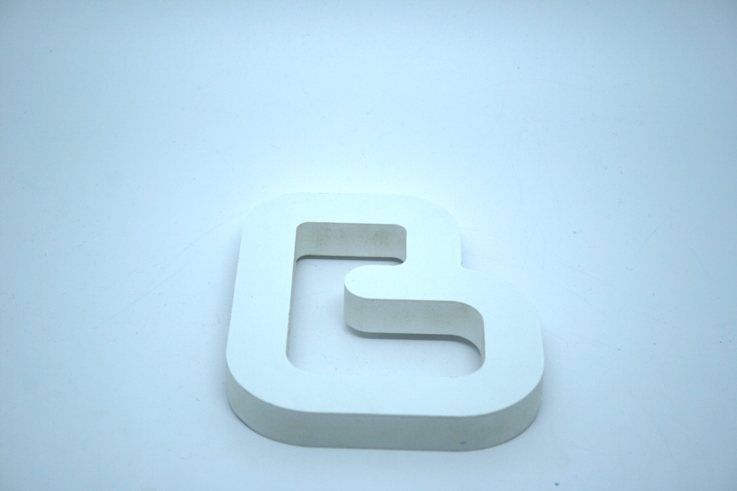 Logotipo PVC blanco - Imagen 4